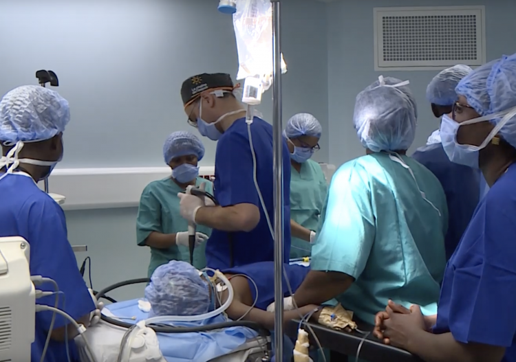 dominique ouattara stenose caustique - Sante Publique